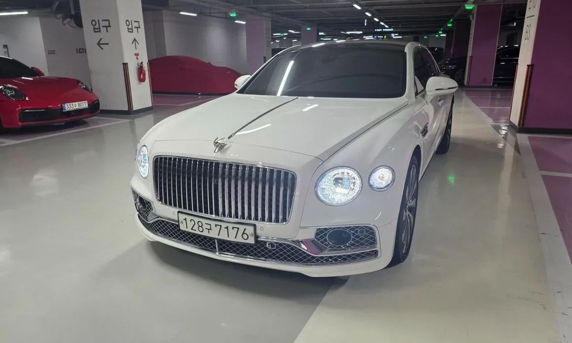 Bentley Flying Spur — фото 3