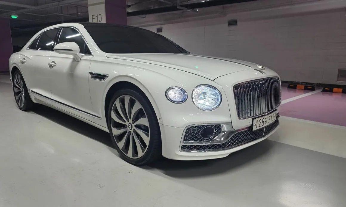 Bentley Flying Spur — фото 5