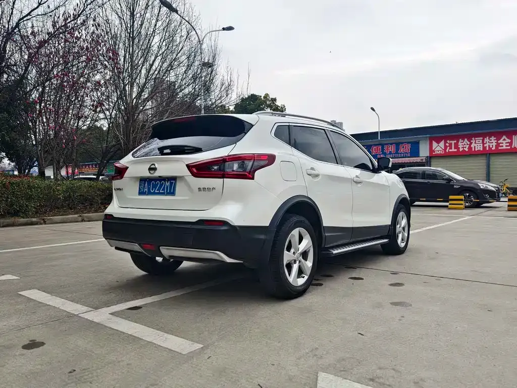 Nissan Qashqai — фото 7
