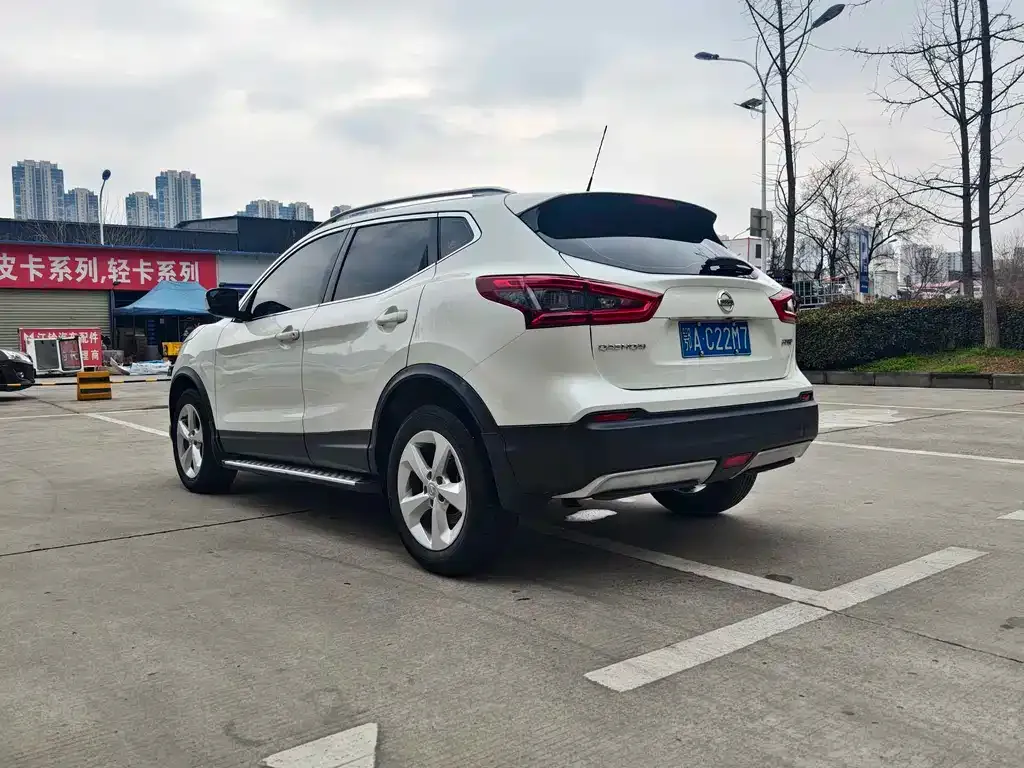 Nissan Qashqai — фото 5