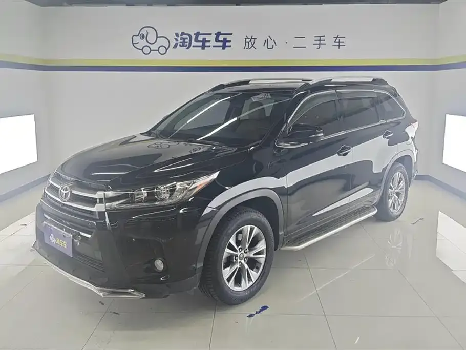 Toyota Highlander — фото 1