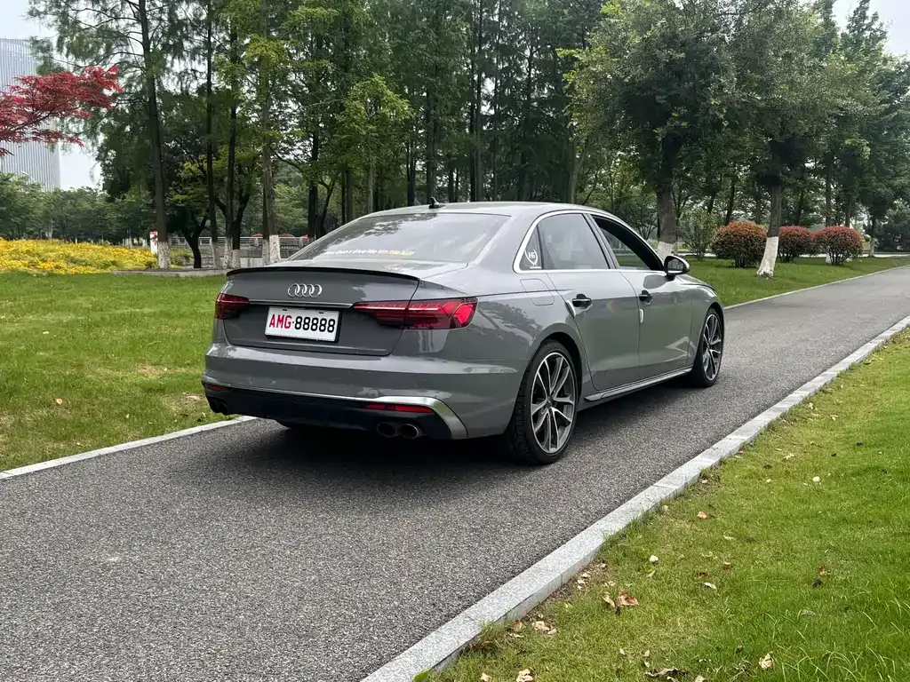 Audi S4 — фото 5