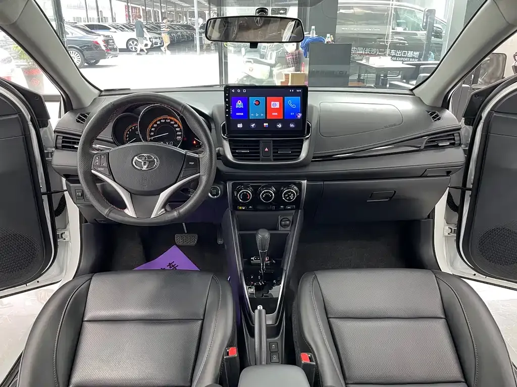 Toyota Yaris L — фото 6