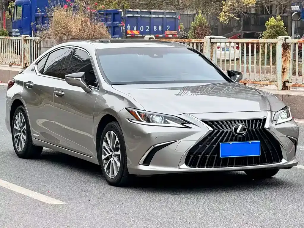 Lexus ES — фото 9