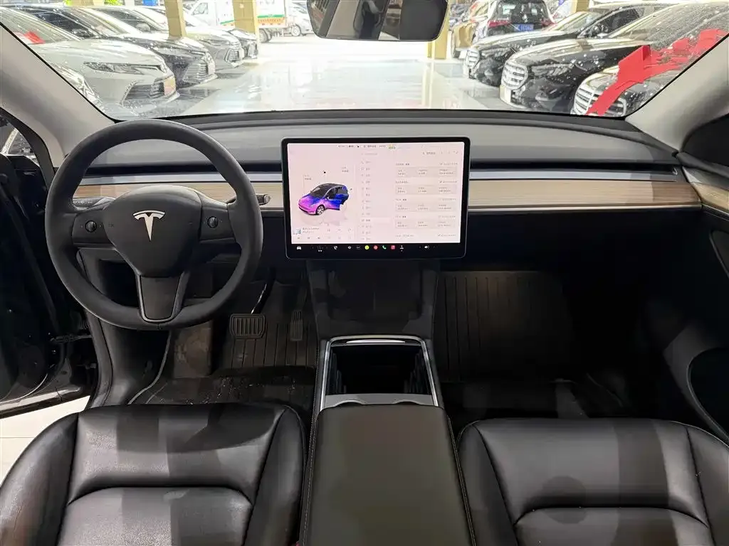 Tesla Model Y — фото 2
