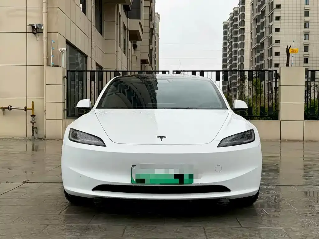 Tesla Model 3 — фото 2