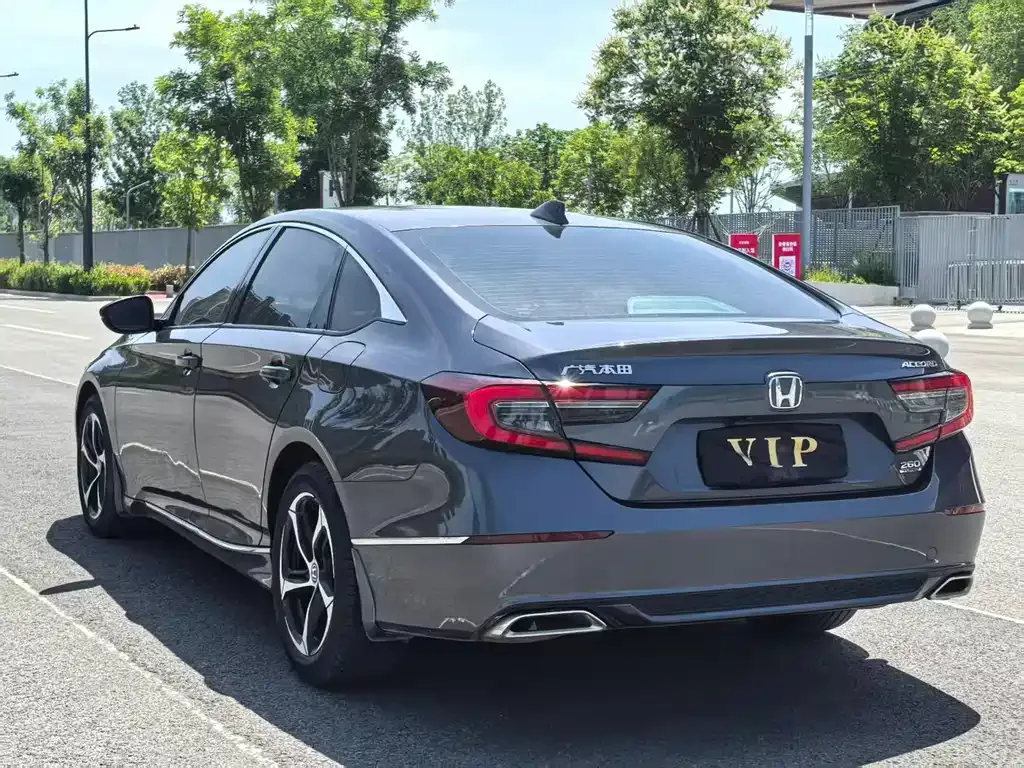 Honda Accord — фото 9