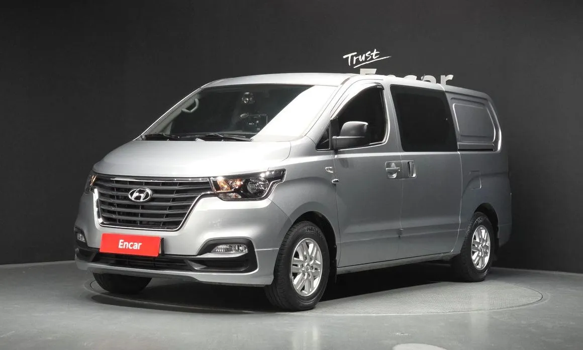 Hyundai Starex — фото 1