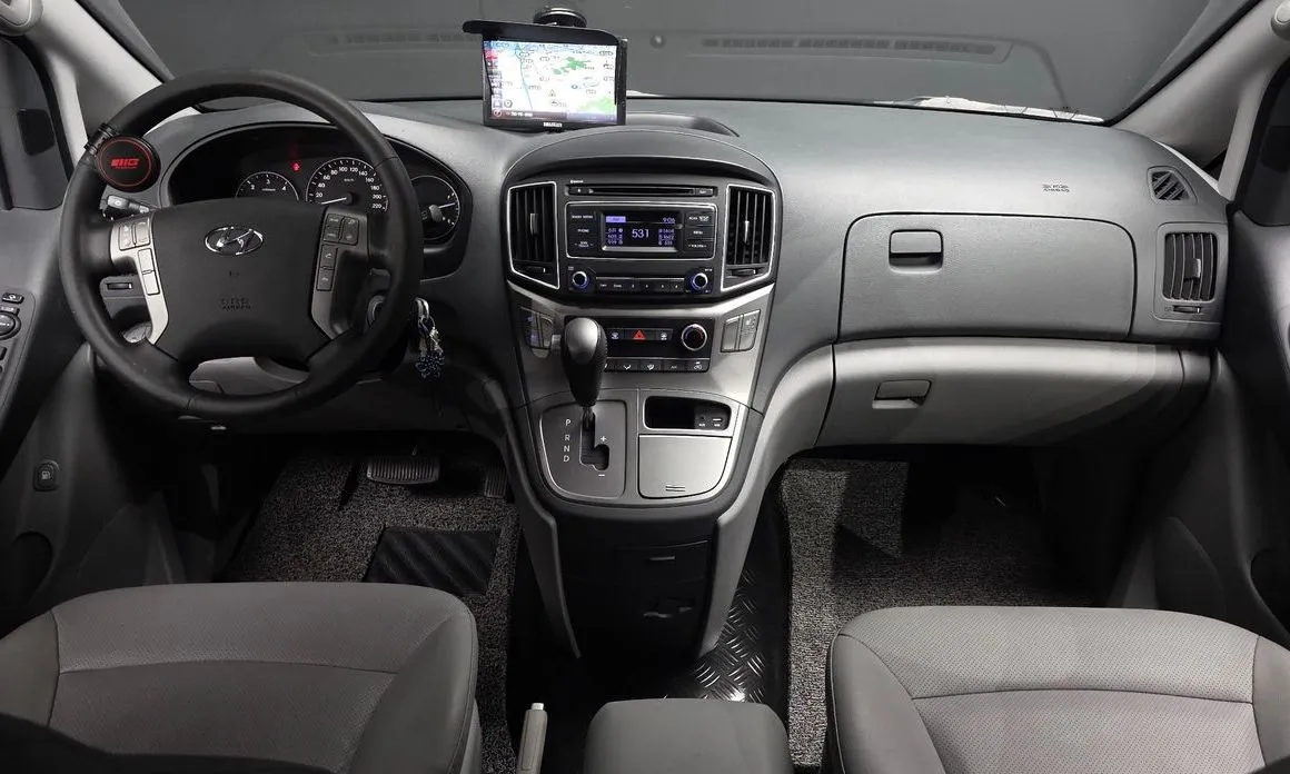 Hyundai Starex — фото 10