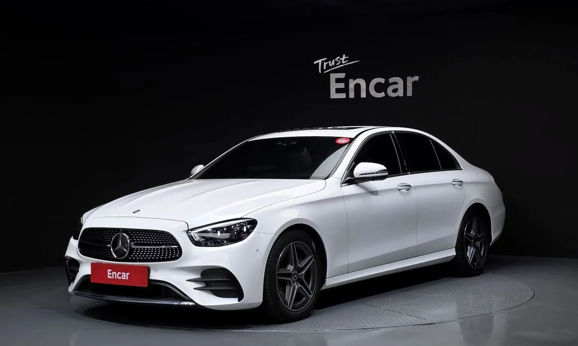 Mercedes-Benz E-Class — фото 1