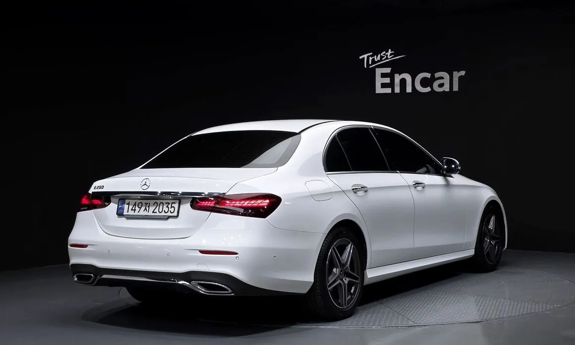 Mercedes-Benz E-Class — фото 3