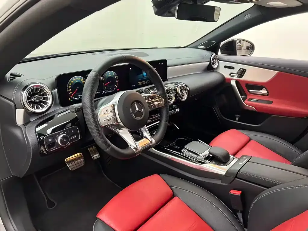 Mercedes-Benz CLA AMG — фото 8