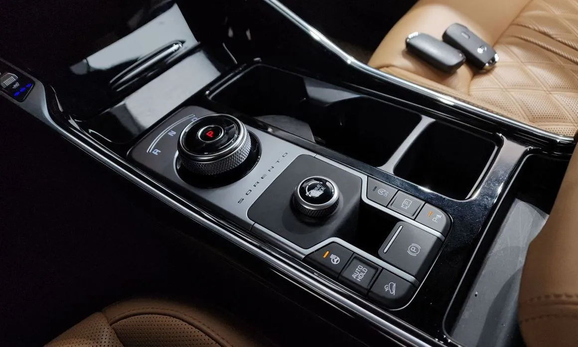 Kia Sorento — фото 8