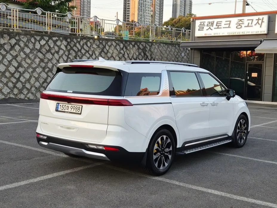 Kia Carnival — фото 10