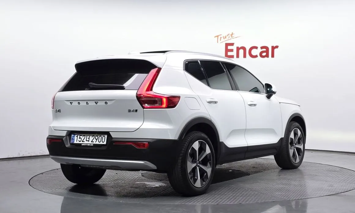 Volvo XC40 — фото 3