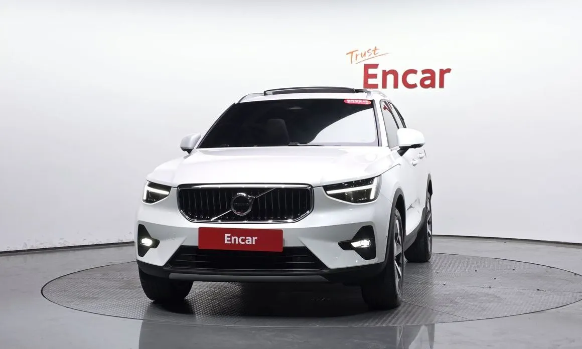 Volvo XC40 — фото 6