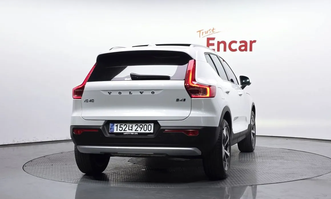 Volvo XC40 — фото 2
