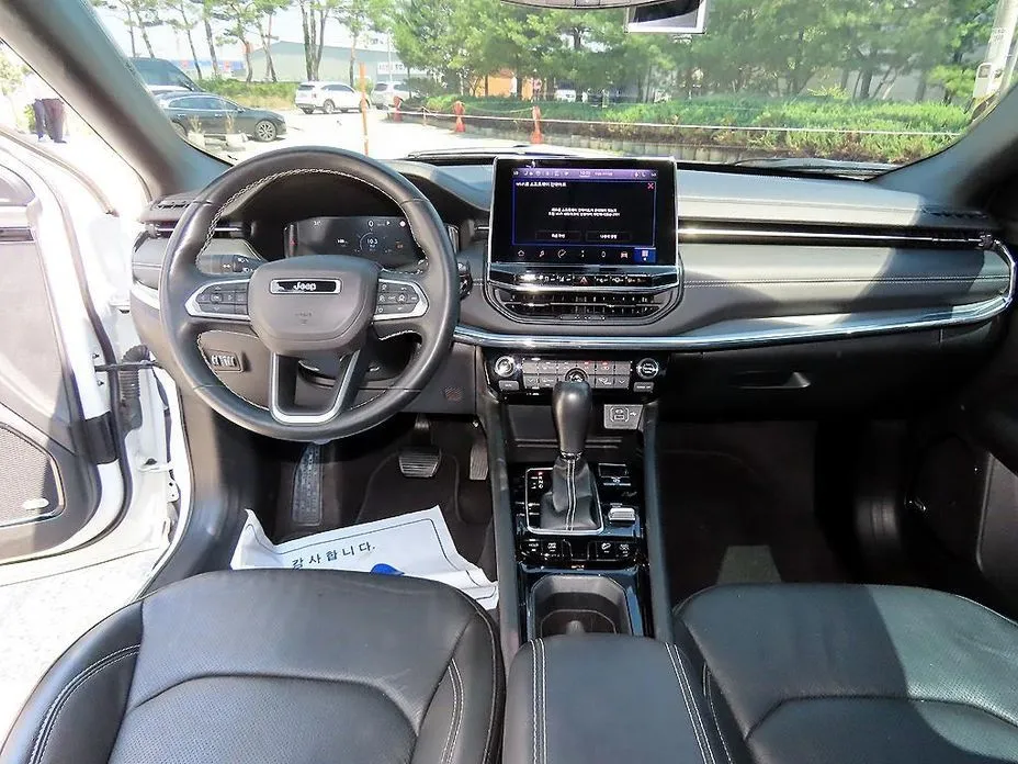 Jeep Compass — фото 10