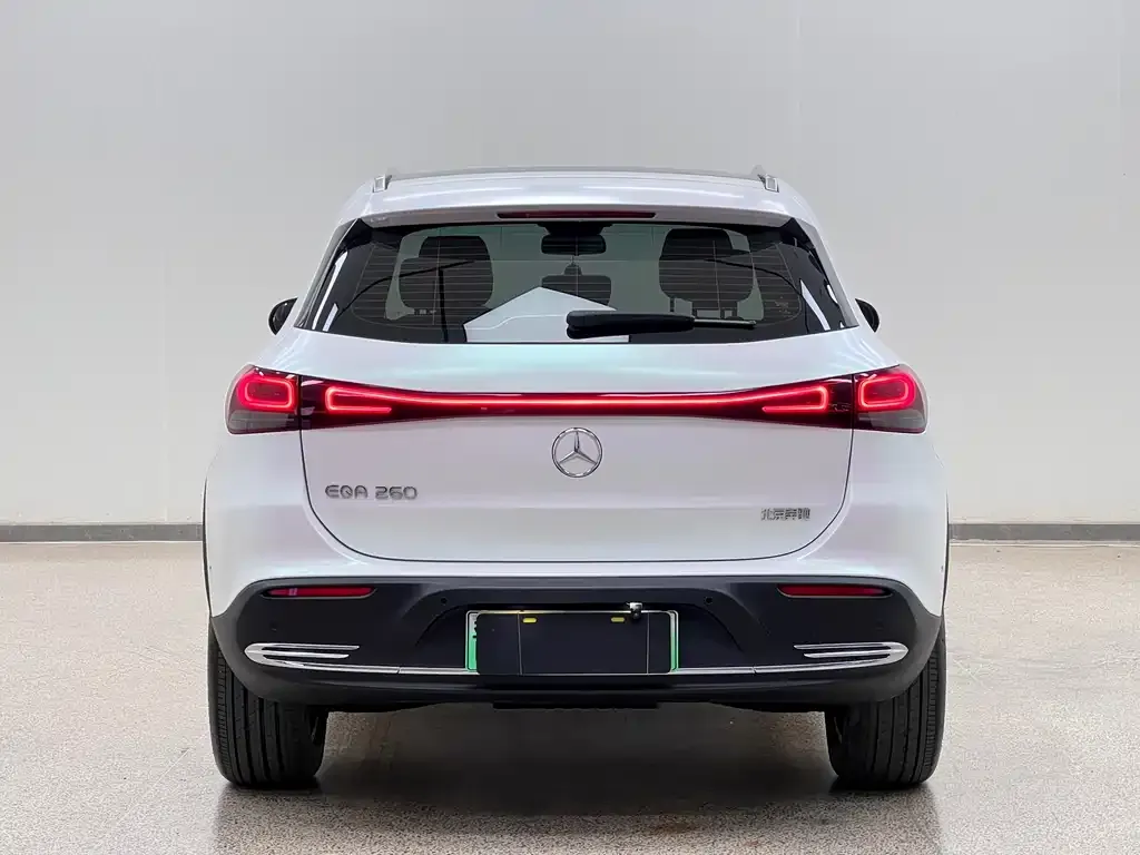 Mercedes-Benz EQA — фото 2
