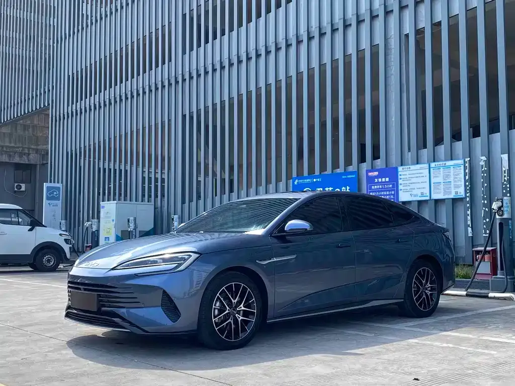 BYD Seal — фото 1