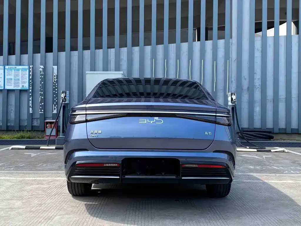 BYD Seal — фото 2