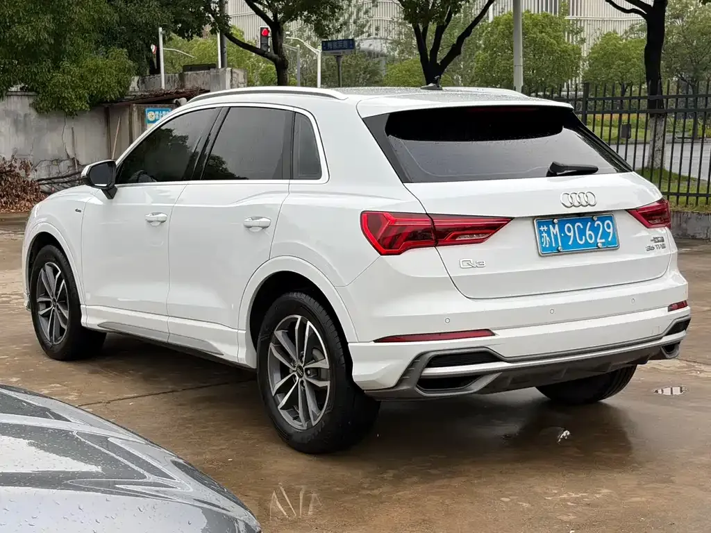 Audi Q3 — фото 10