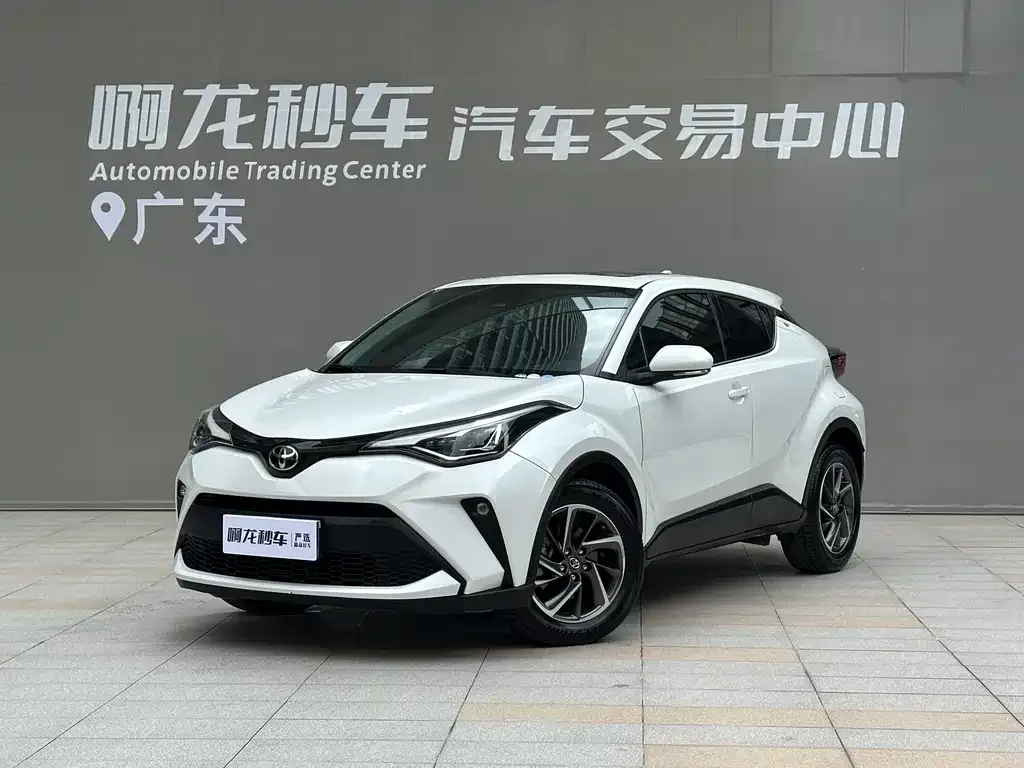 Toyota C-HR — фото 1