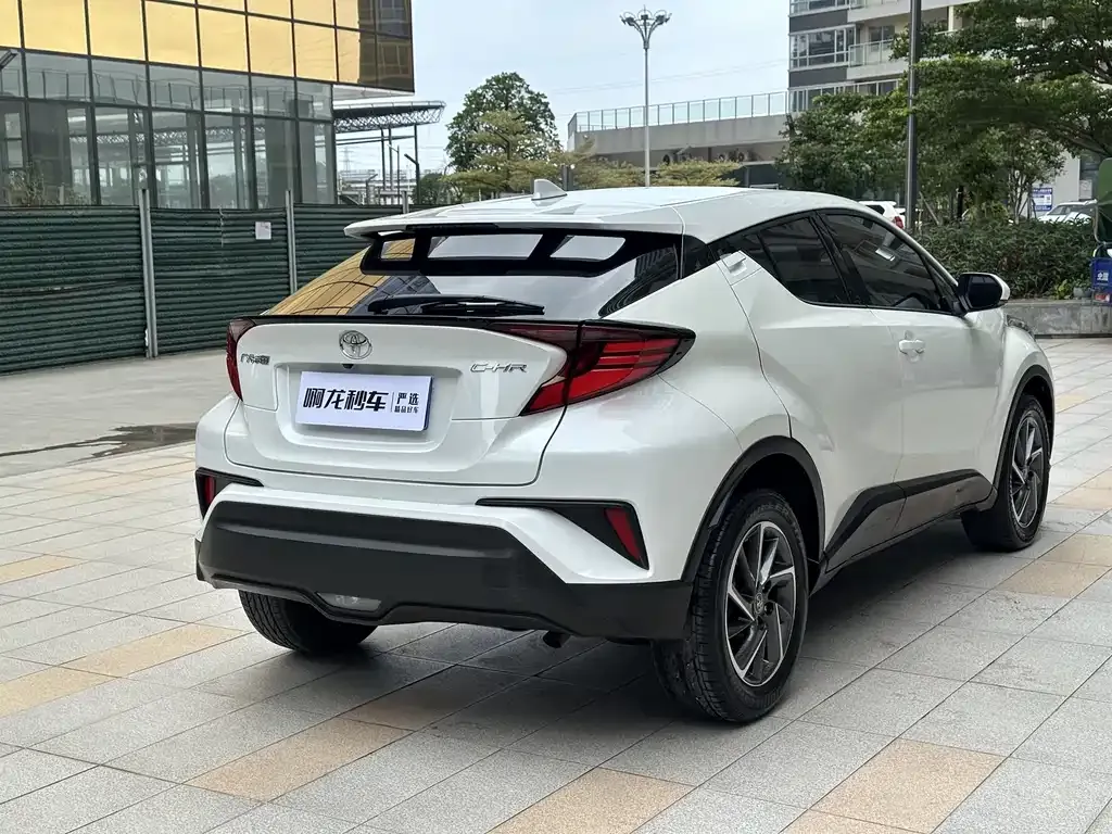 Toyota C-HR — фото 3