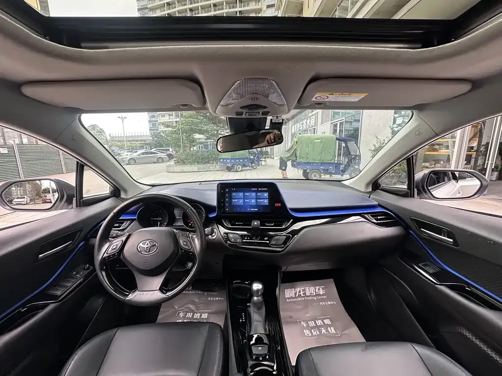 Toyota C-HR — фото 5