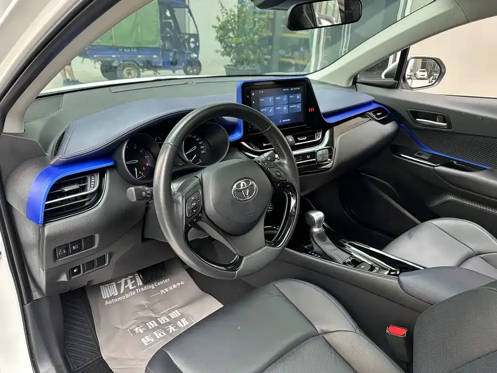 Toyota C-HR — фото 7