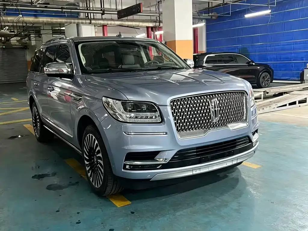 Lincoln Navigator — фото 1
