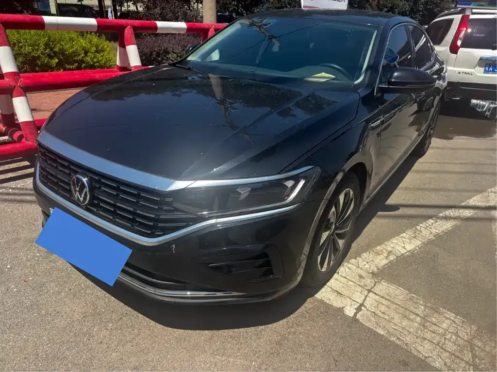 Volkswagen Passat — фото 1