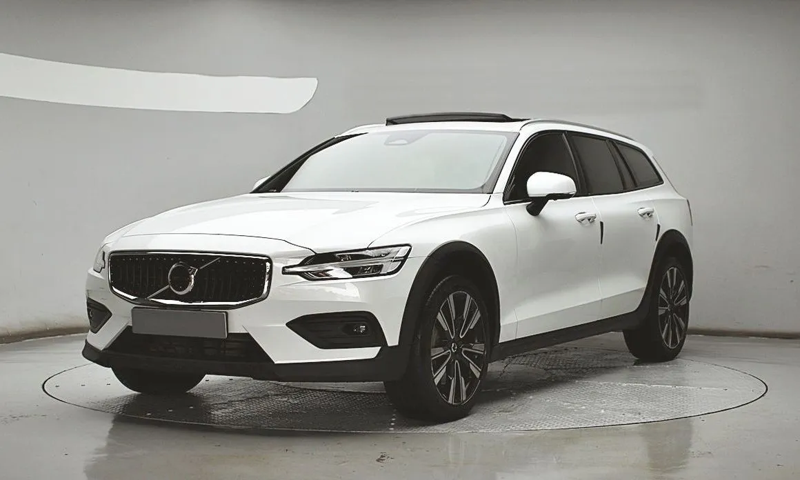 Volvo V60 — фото 1