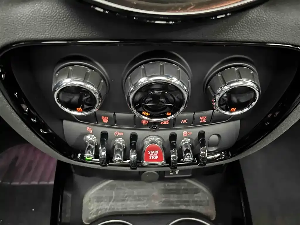 MINI Clubman — фото 4