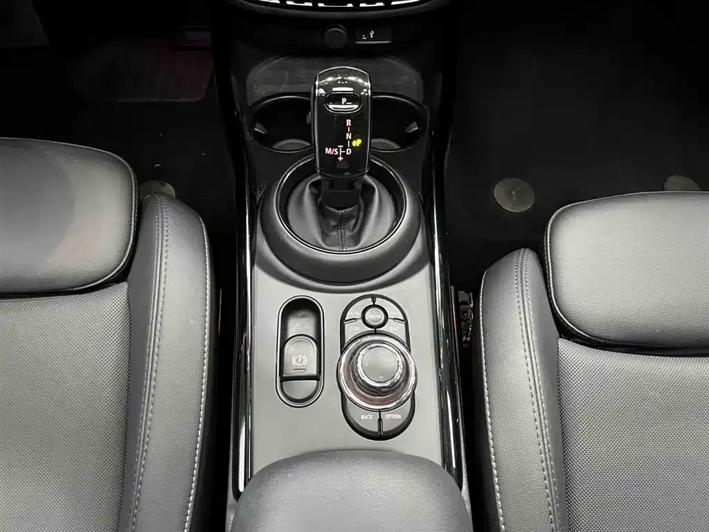 MINI Clubman — фото 9