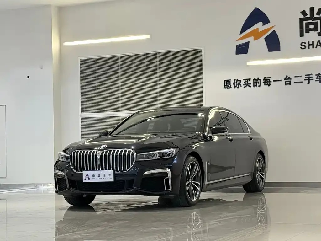 BMW 7 Series — фото 1