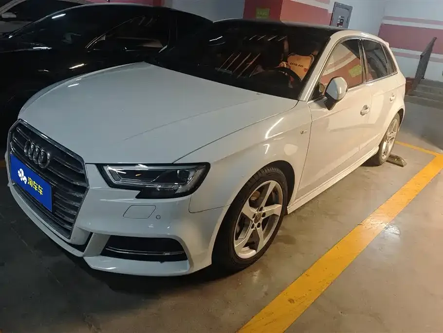 Audi A3 — фото 1