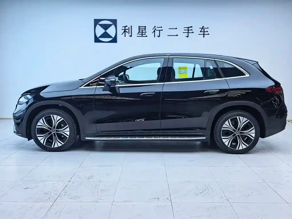 Mercedes-Benz EQE SUV — фото 5