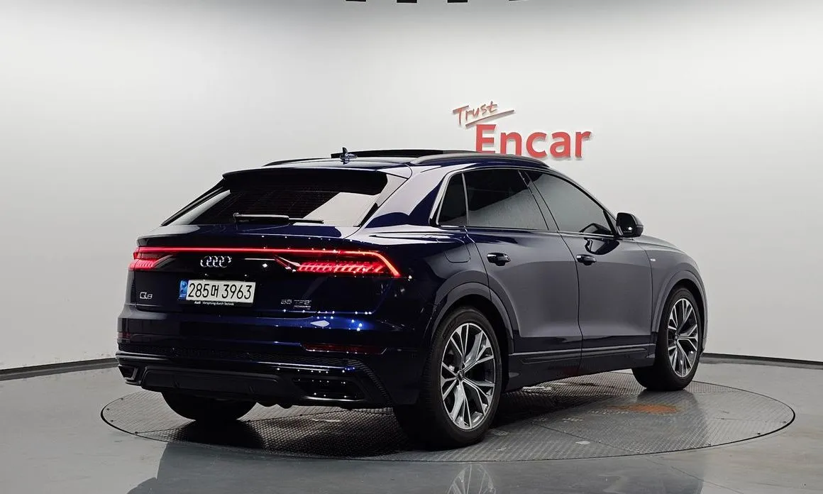 Audi Q8 — фото 10