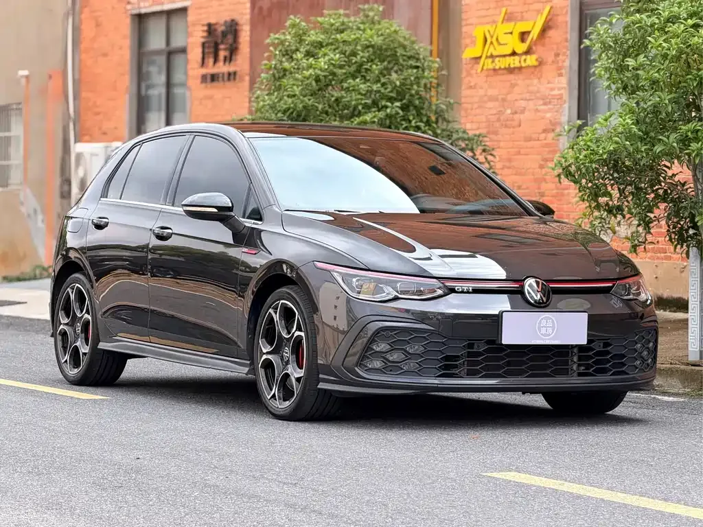 Volkswagen Golf GTI — фото 5