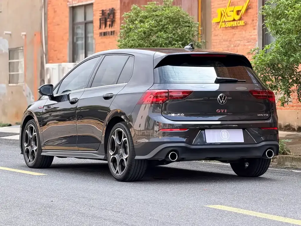 Volkswagen Golf GTI — фото 9