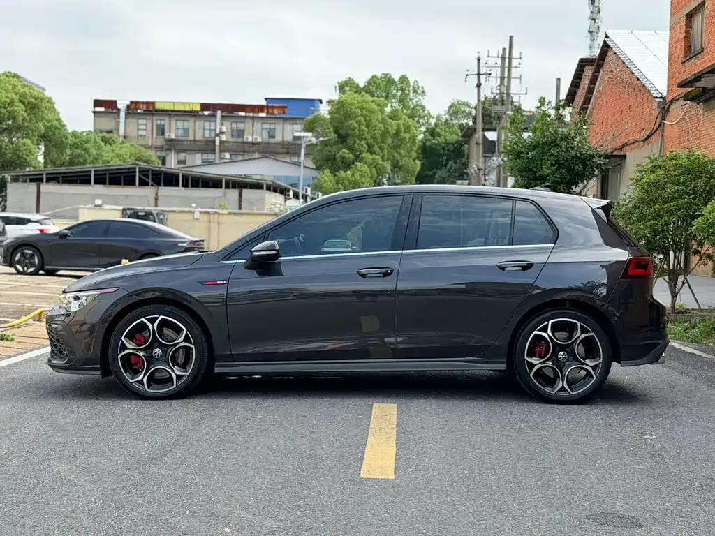 Volkswagen Golf GTI — фото 4