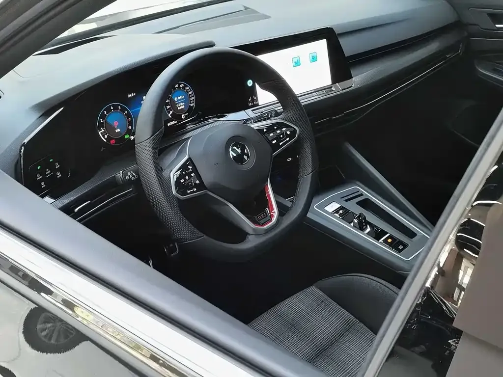 Volkswagen Golf GTI — фото 5