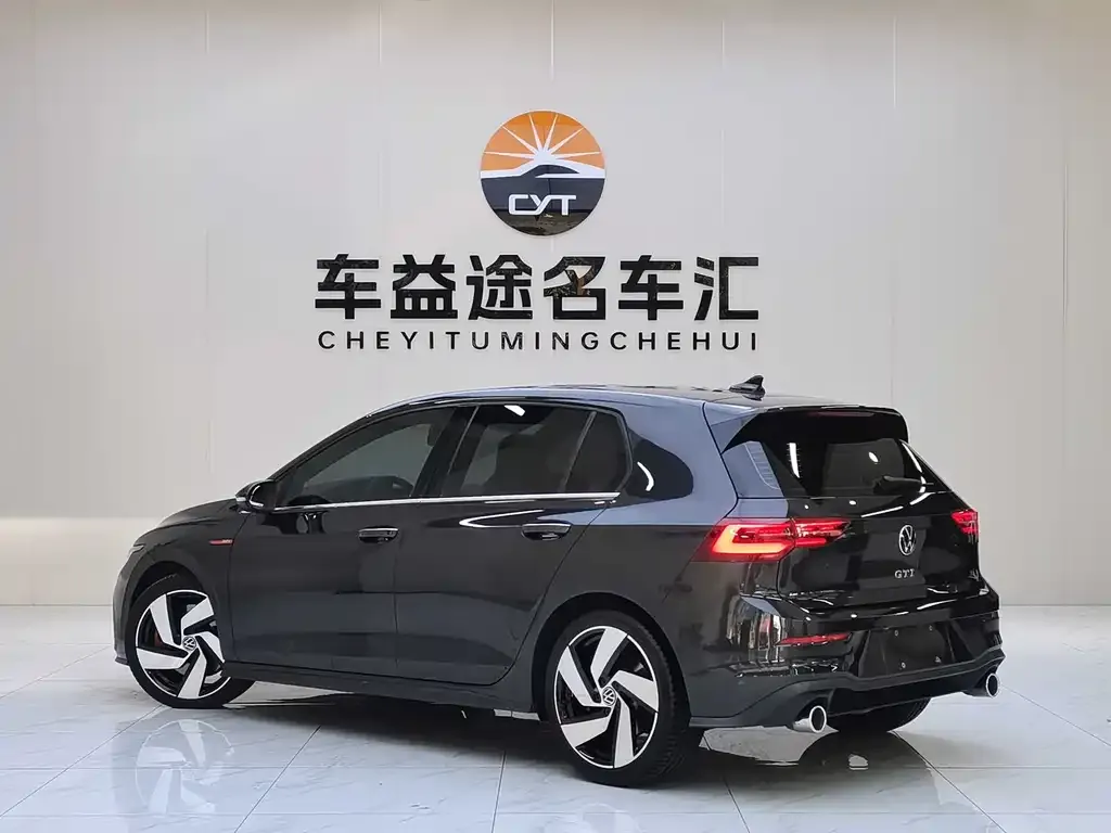 Volkswagen Golf GTI — фото 8