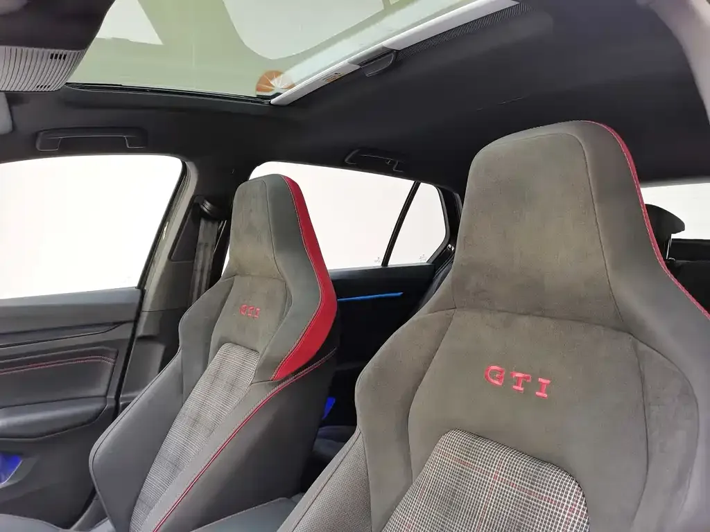 Volkswagen Golf GTI — фото 6
