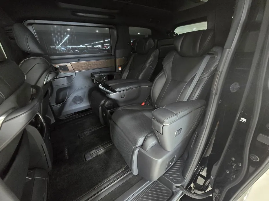 Toyota Alphard — фото 7