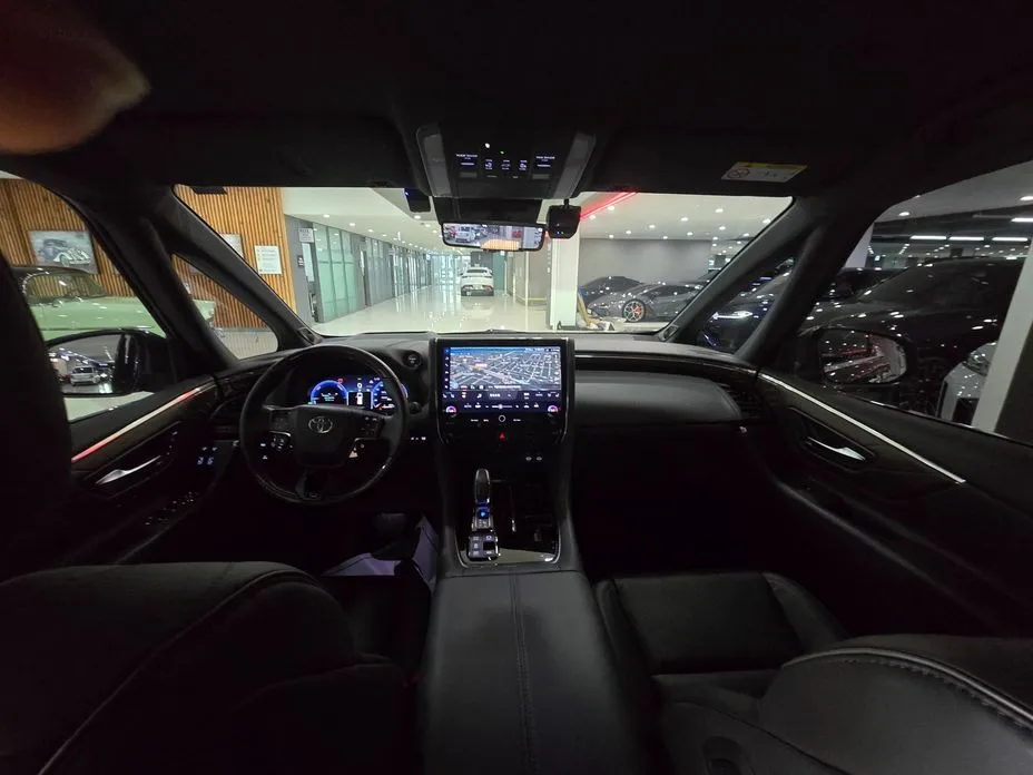 Toyota Alphard — фото 6