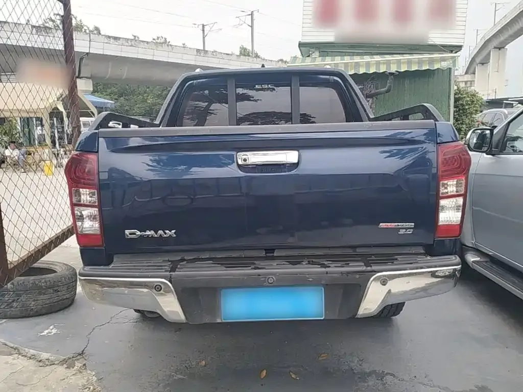 Isuzu D-MAX — фото 7