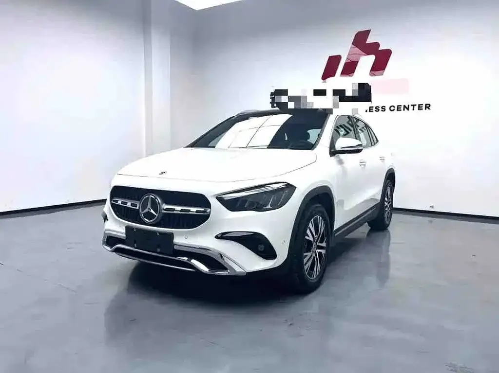 Mercedes-Benz GLA — фото 1