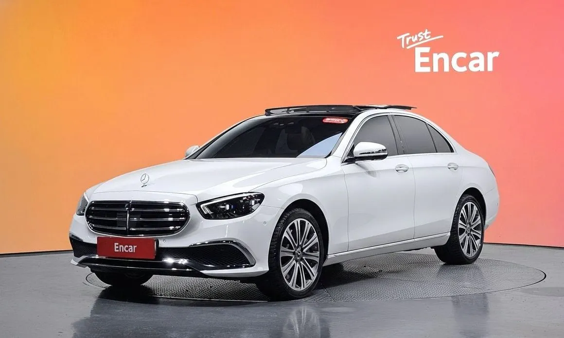 Mercedes-Benz E-Class — фото 1